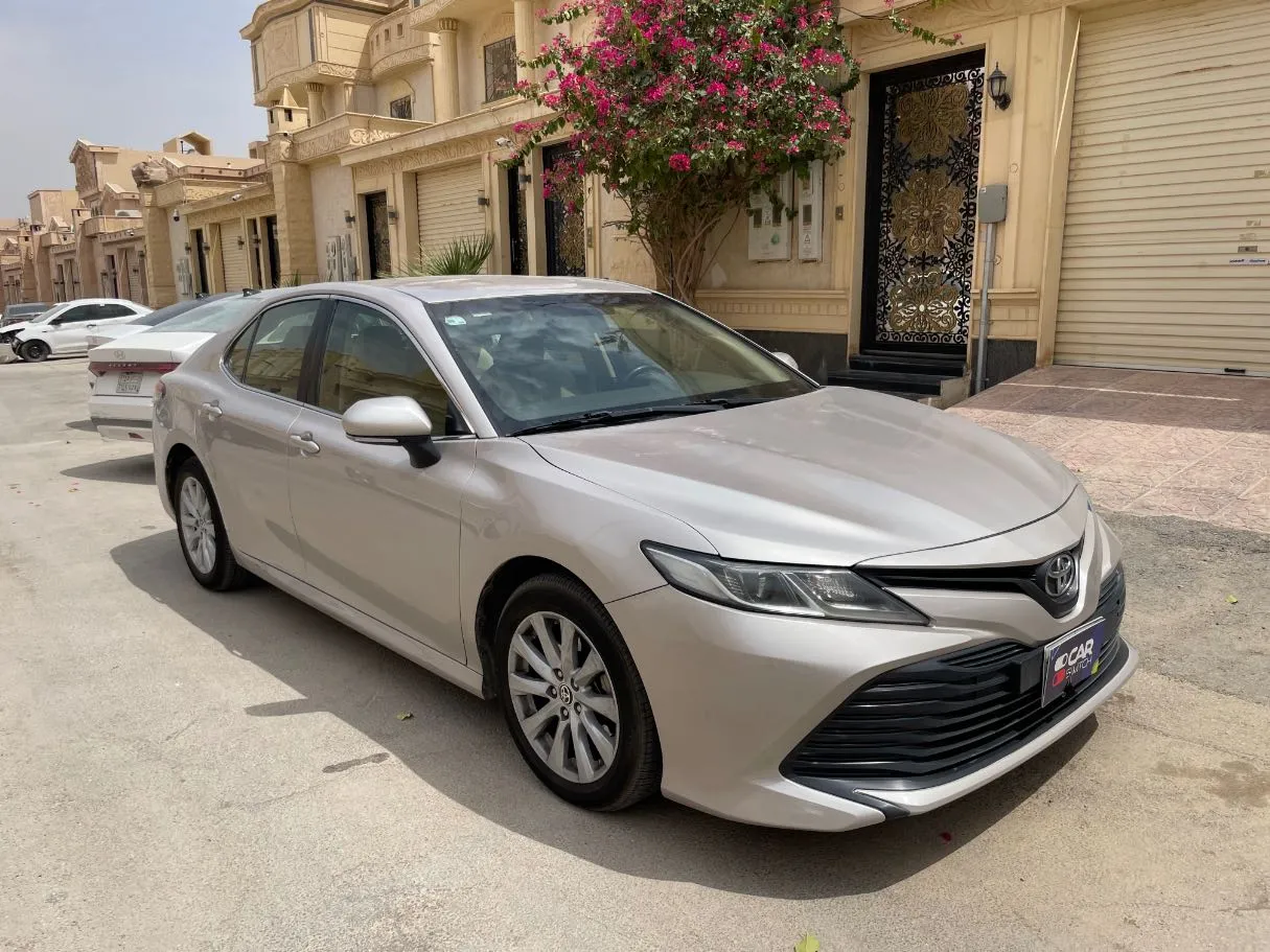 Car image 3