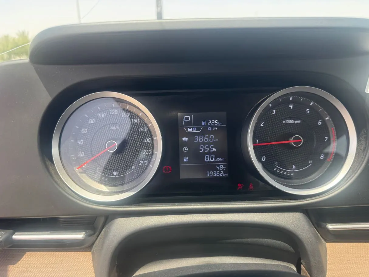 Car image 18