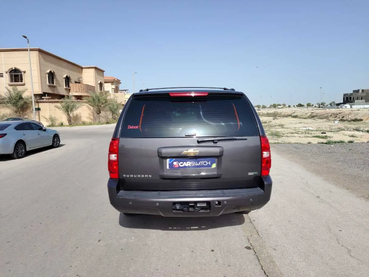 Car image 6