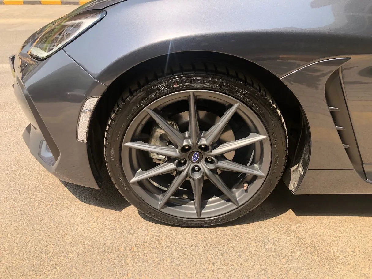 Car image 10