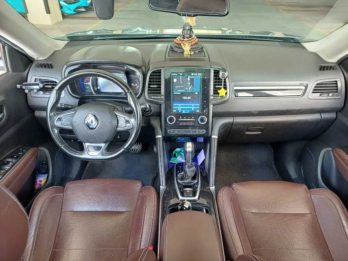 Car image 15