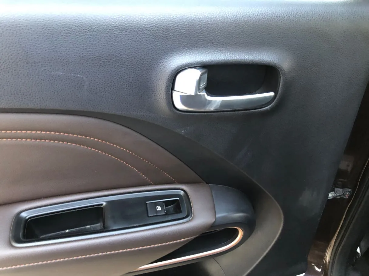 Car image 21