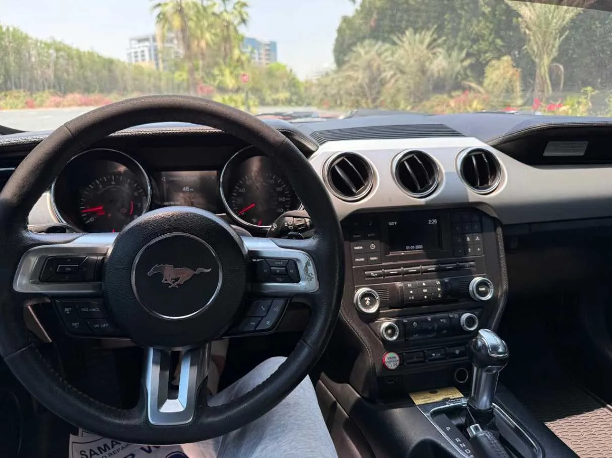 Car image 9