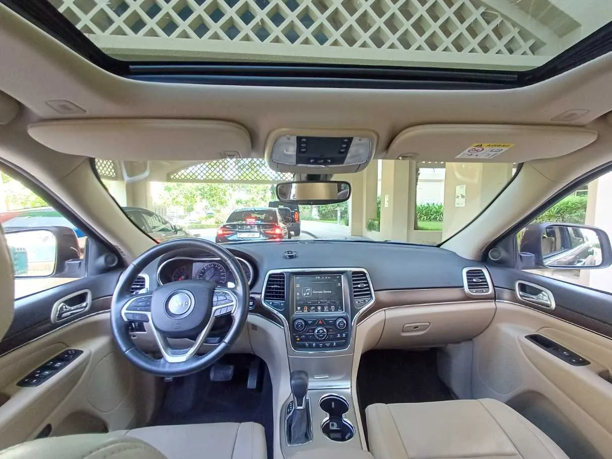 Car image 17