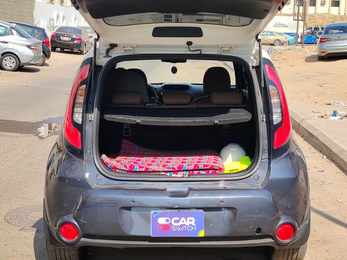 Car image 26