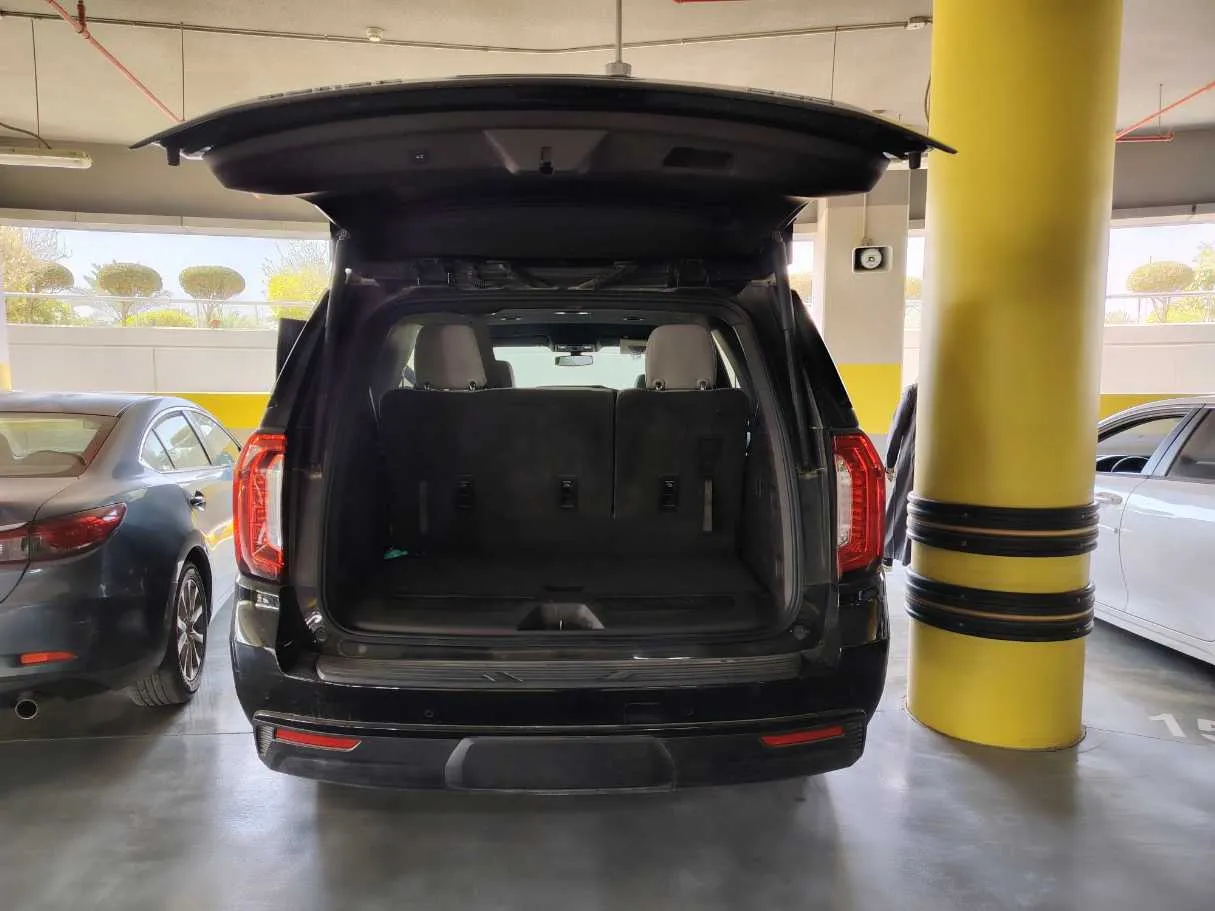 Car image 19