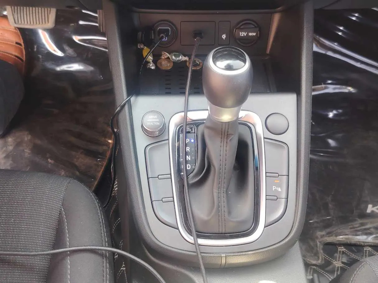 Car image 16