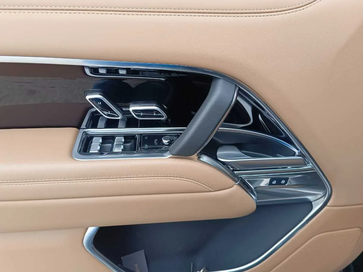 Car image 39