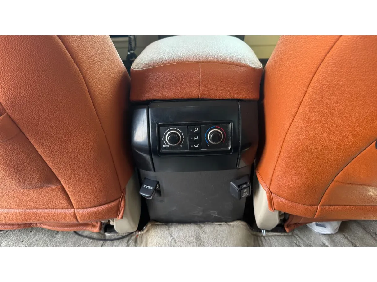 Car image 27