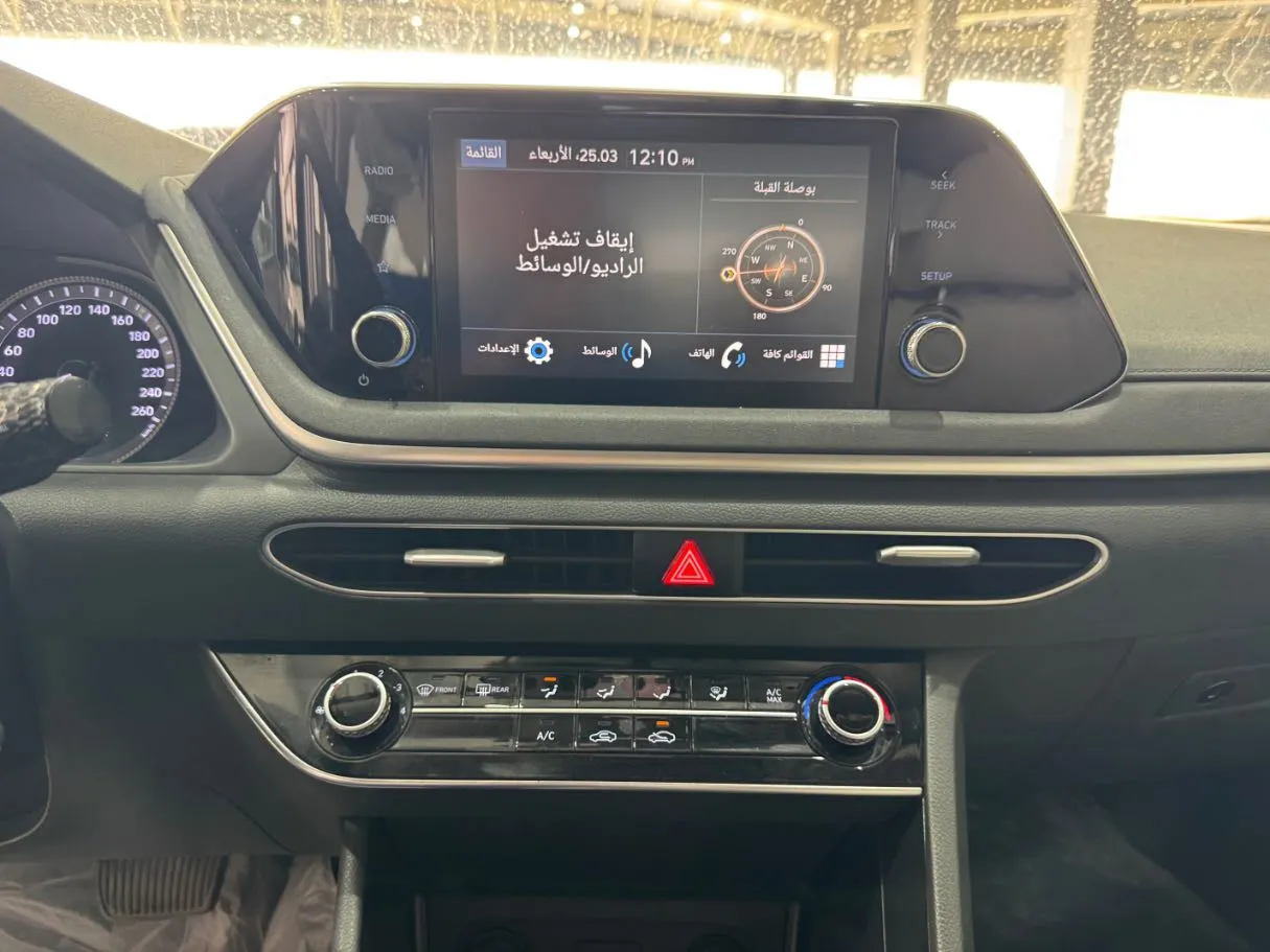 Car image 16