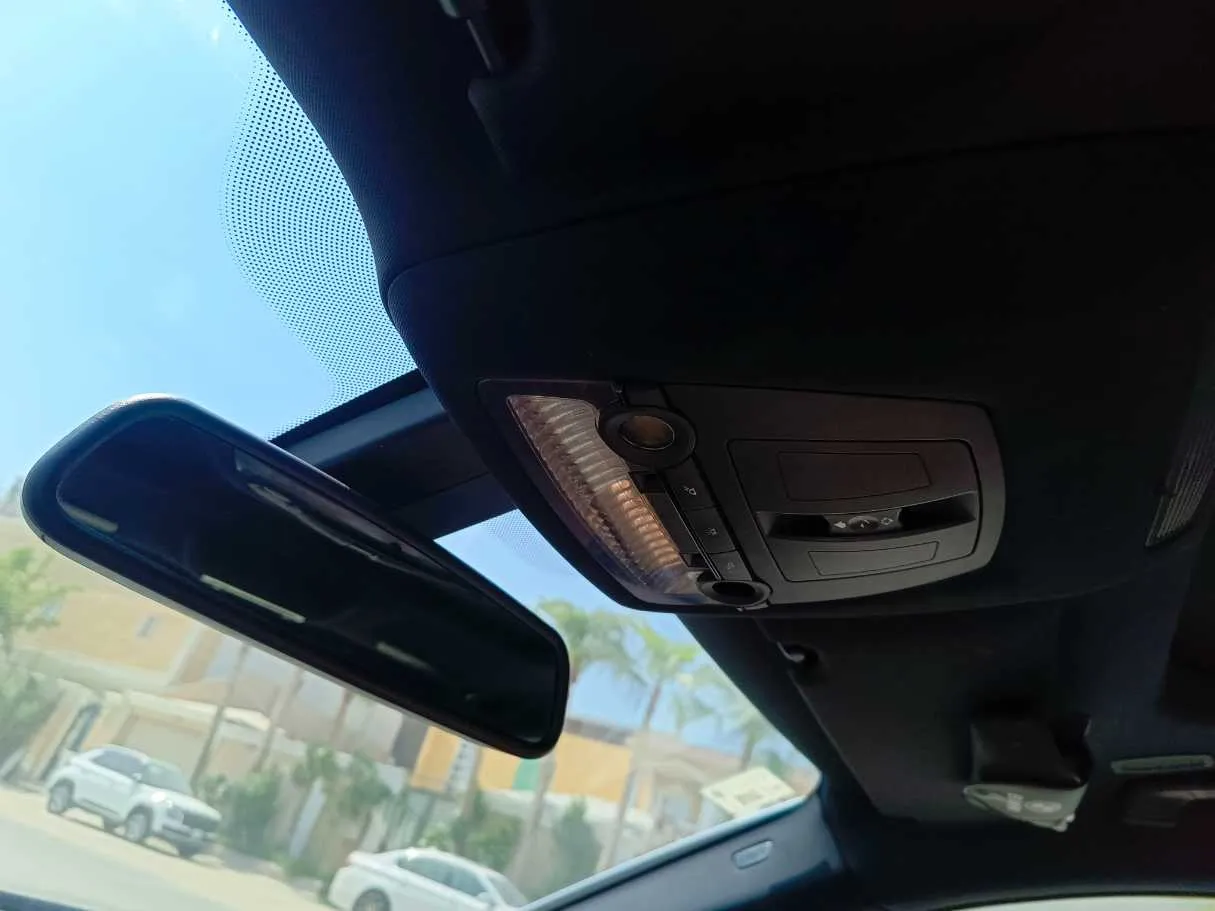 Car image 26