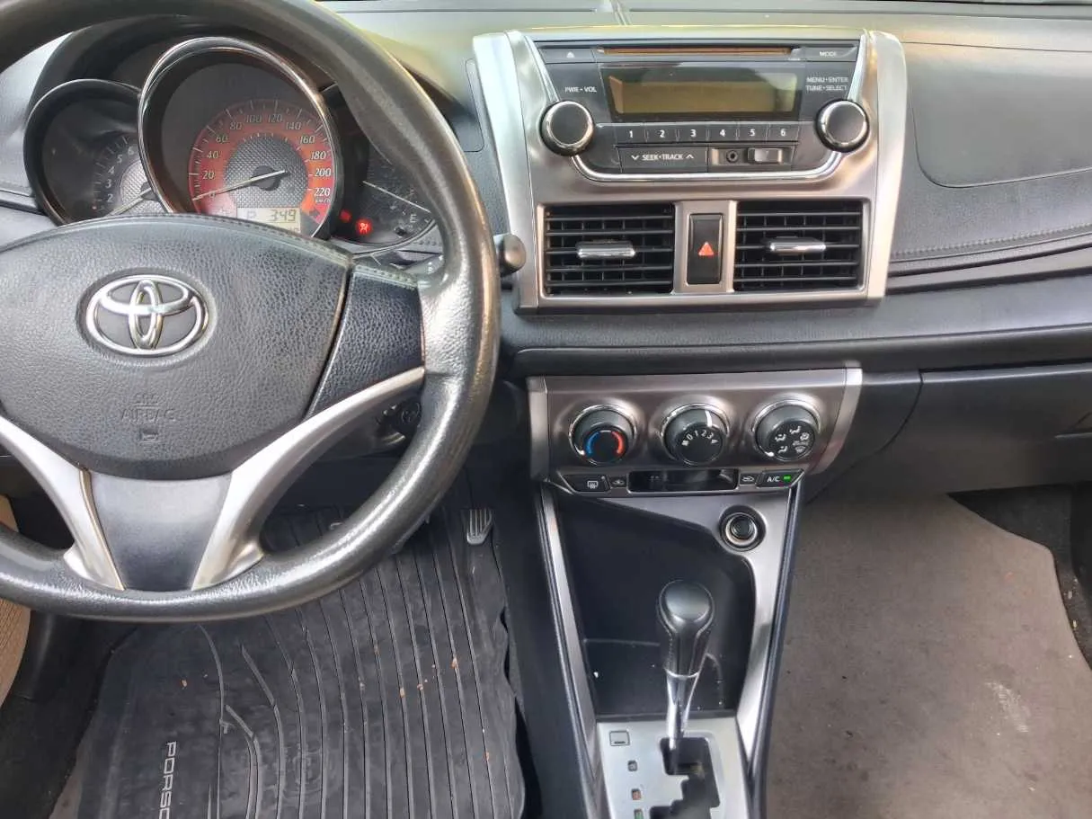 Car image 16