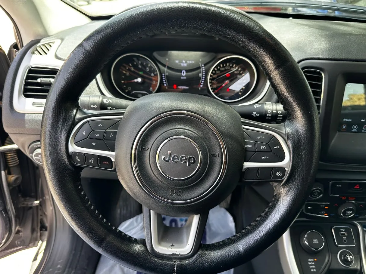Car image 21