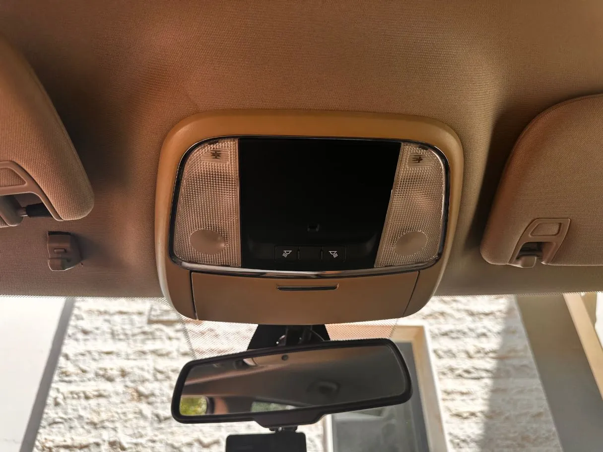 Car image 27