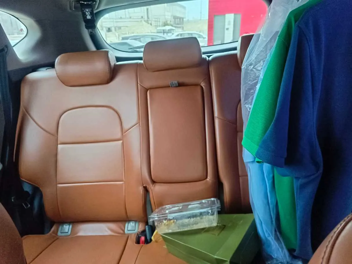 Car image 20