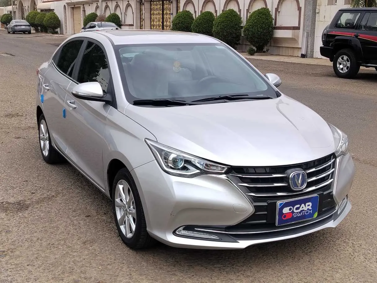 Car image 3
