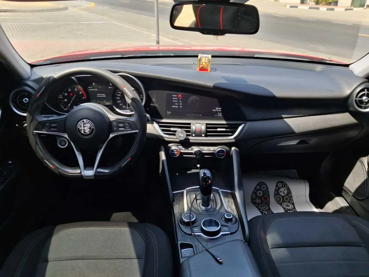 Car image 15