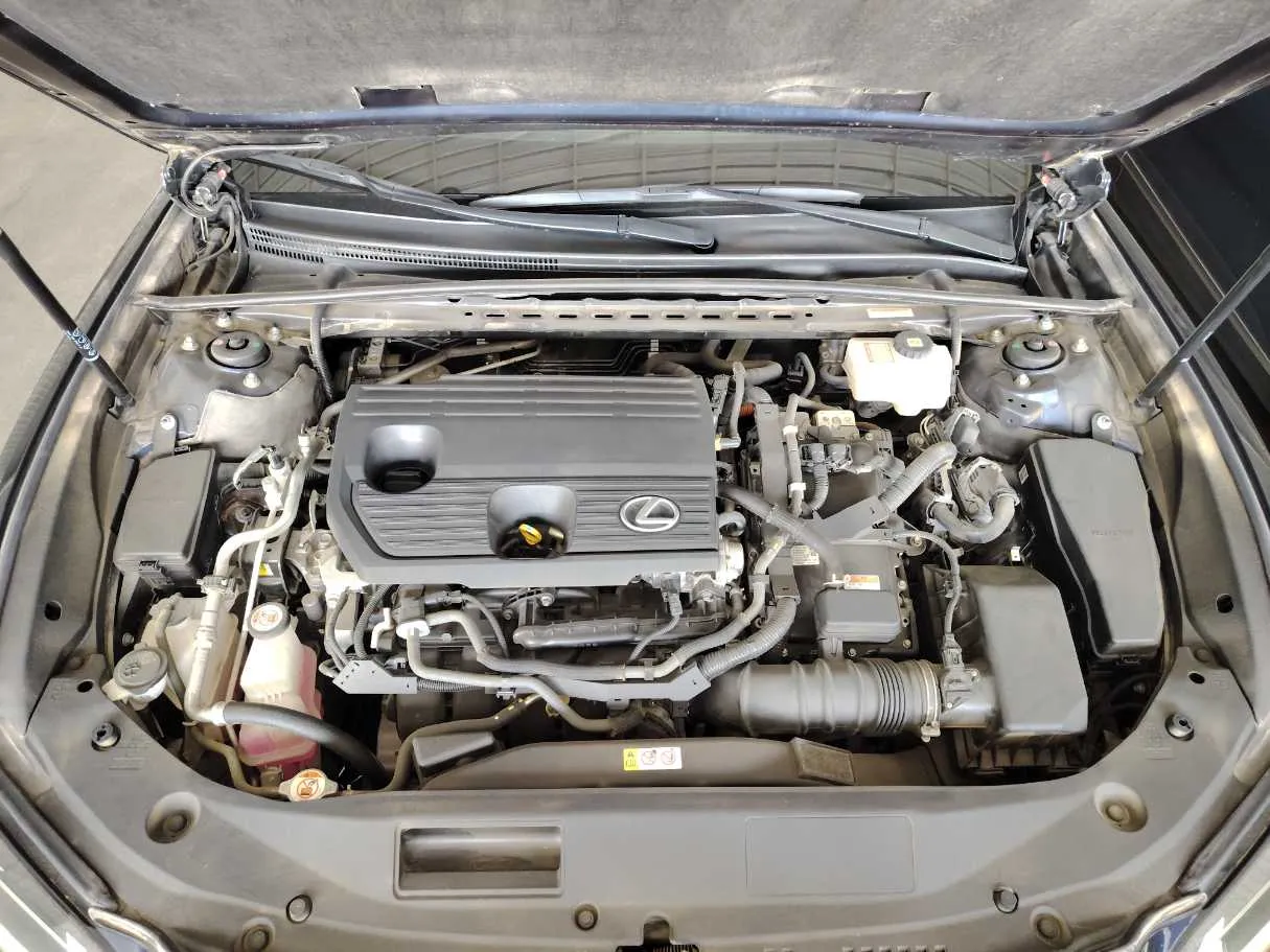 Car image 30