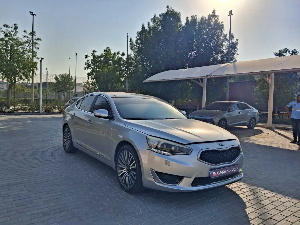 Car image 4