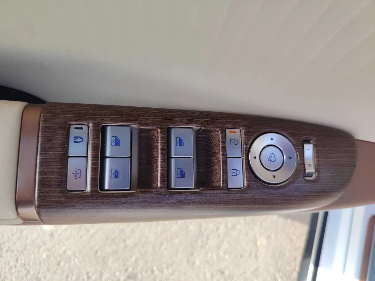 Car image 31