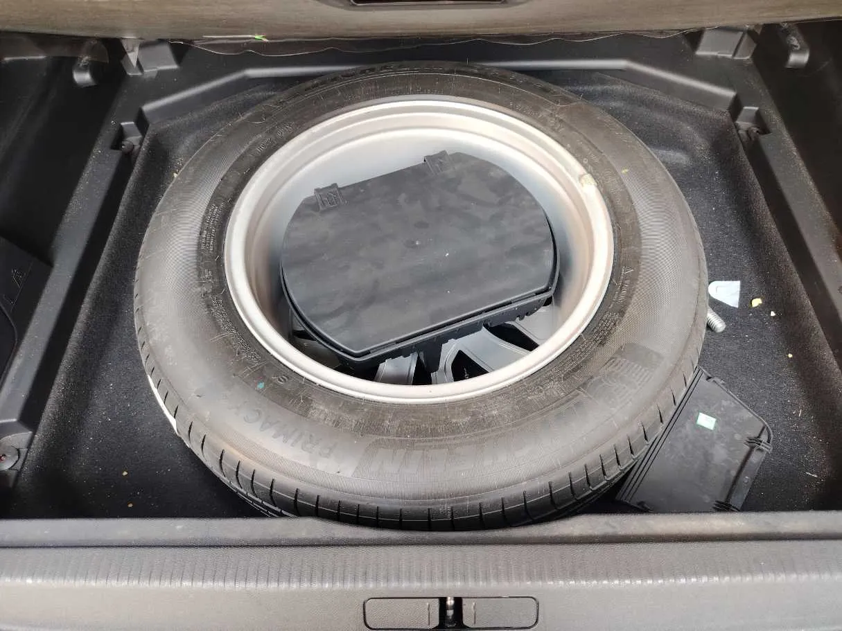 Car image 33