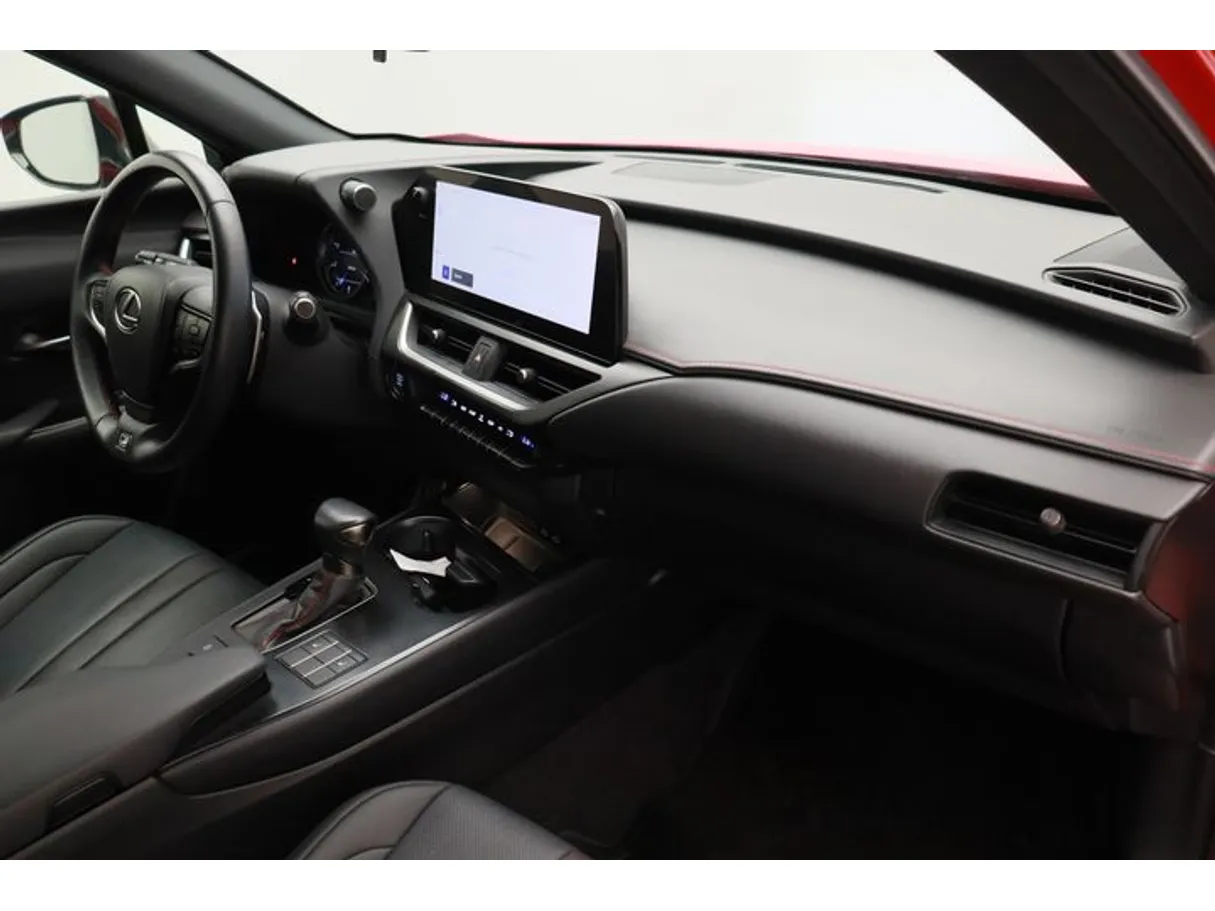 Car image 10