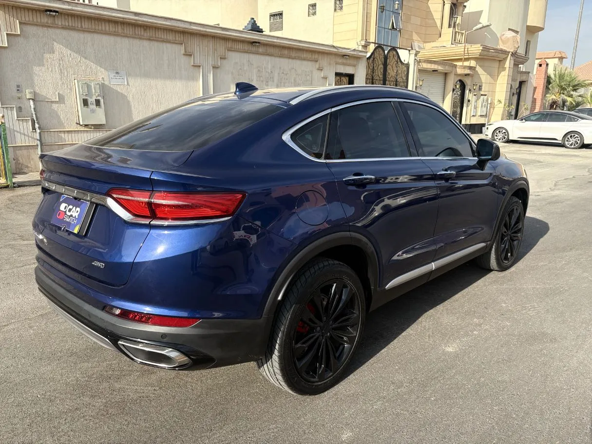 Car image 5