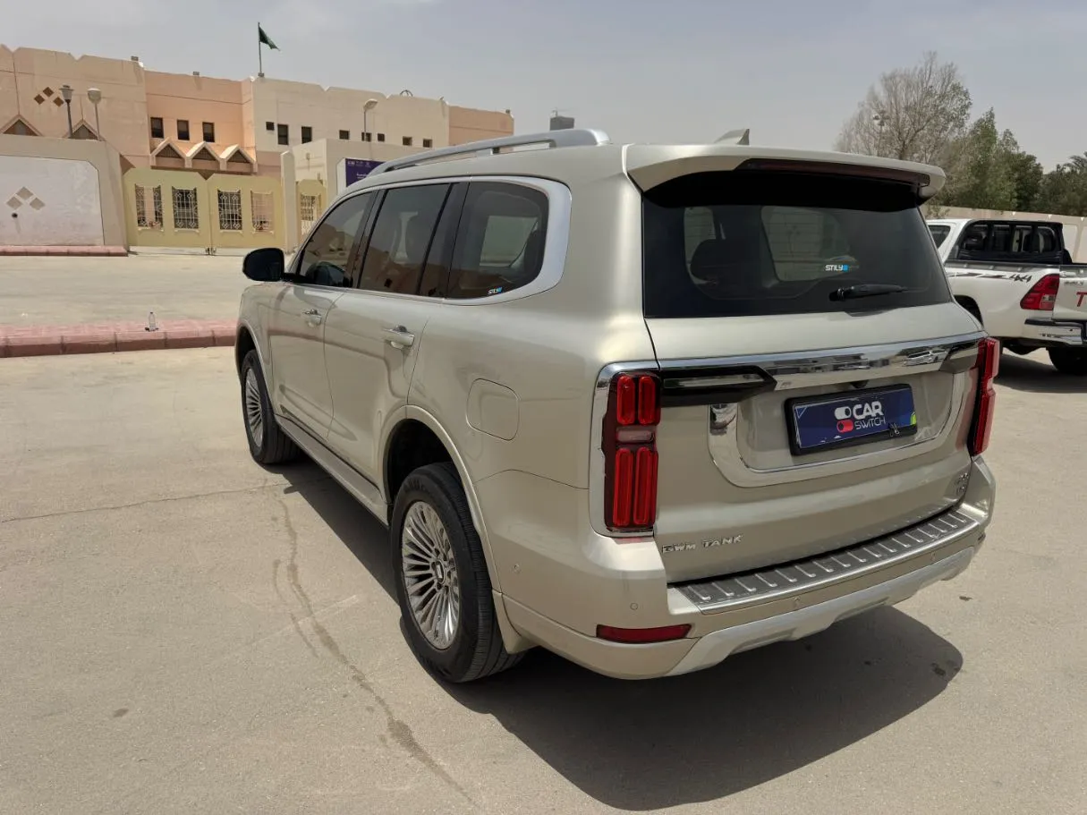 Car image 7