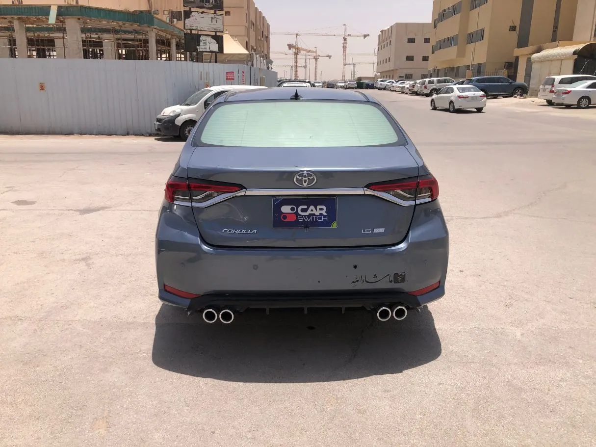 Car image 6