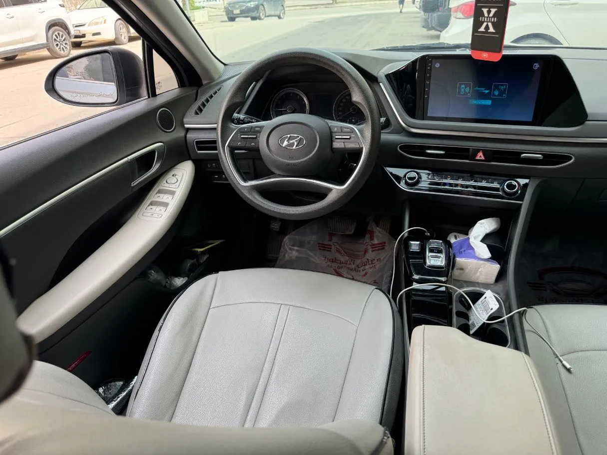 Car image 15