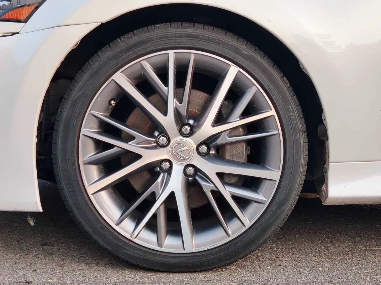 Car image 10