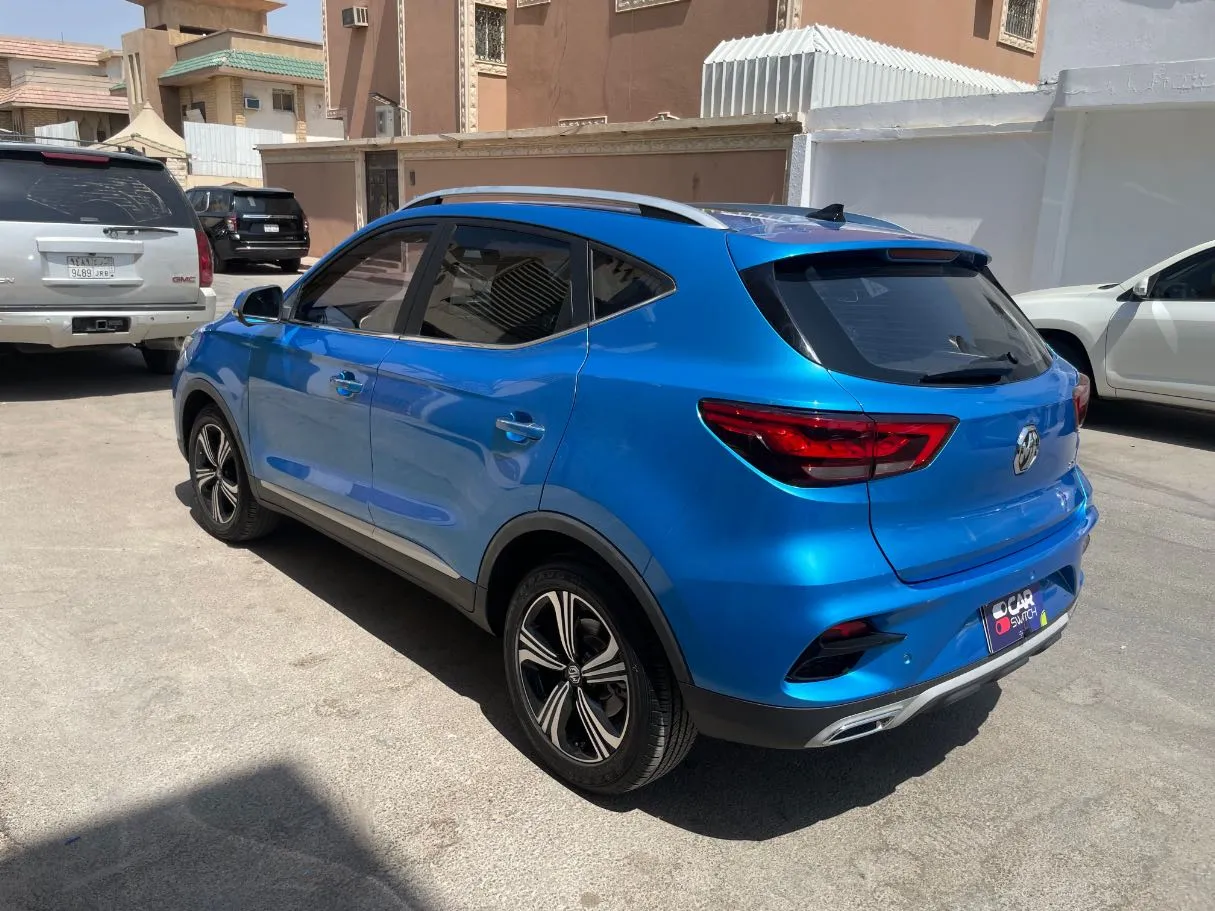 Car image 7