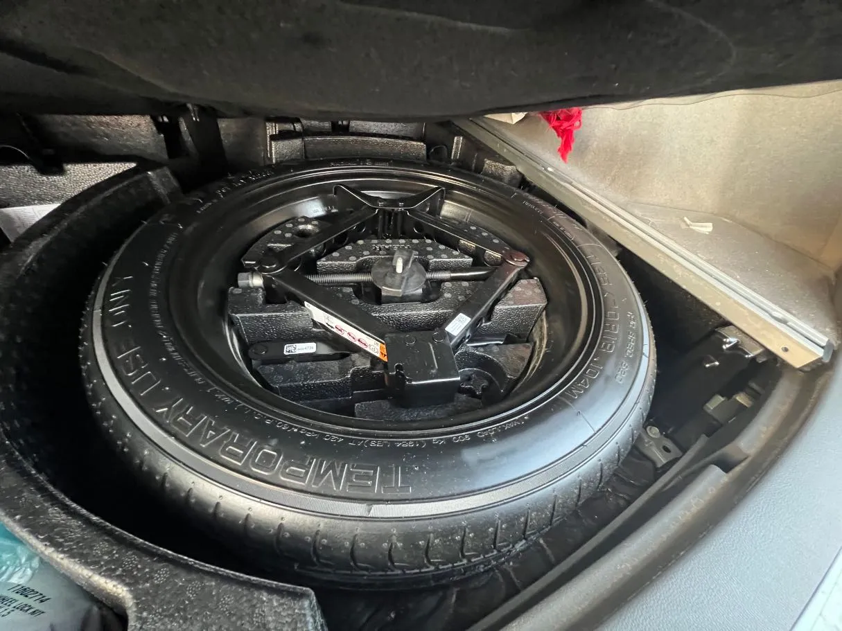 Car image 28