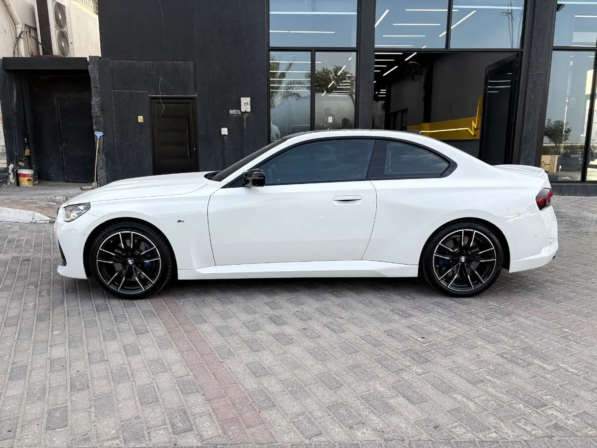 Car image 8