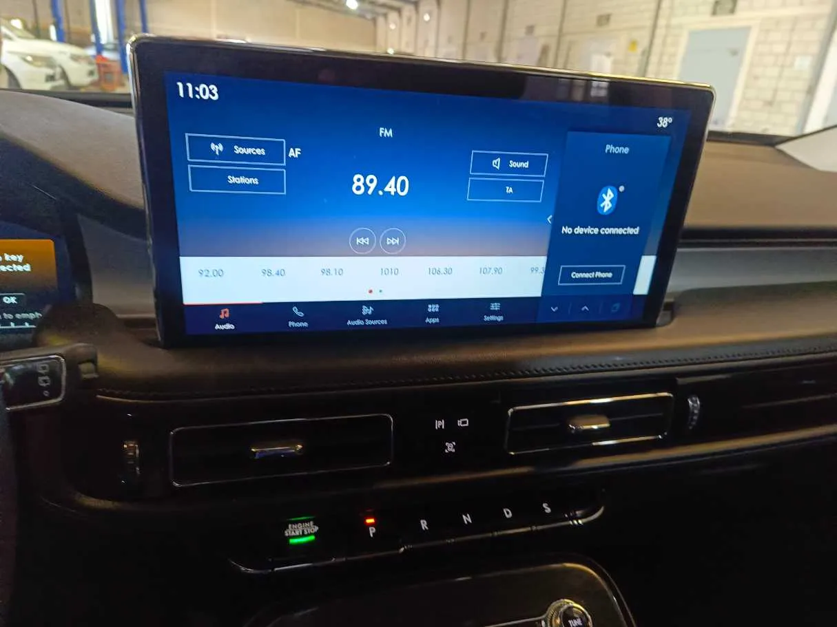 Car image 27