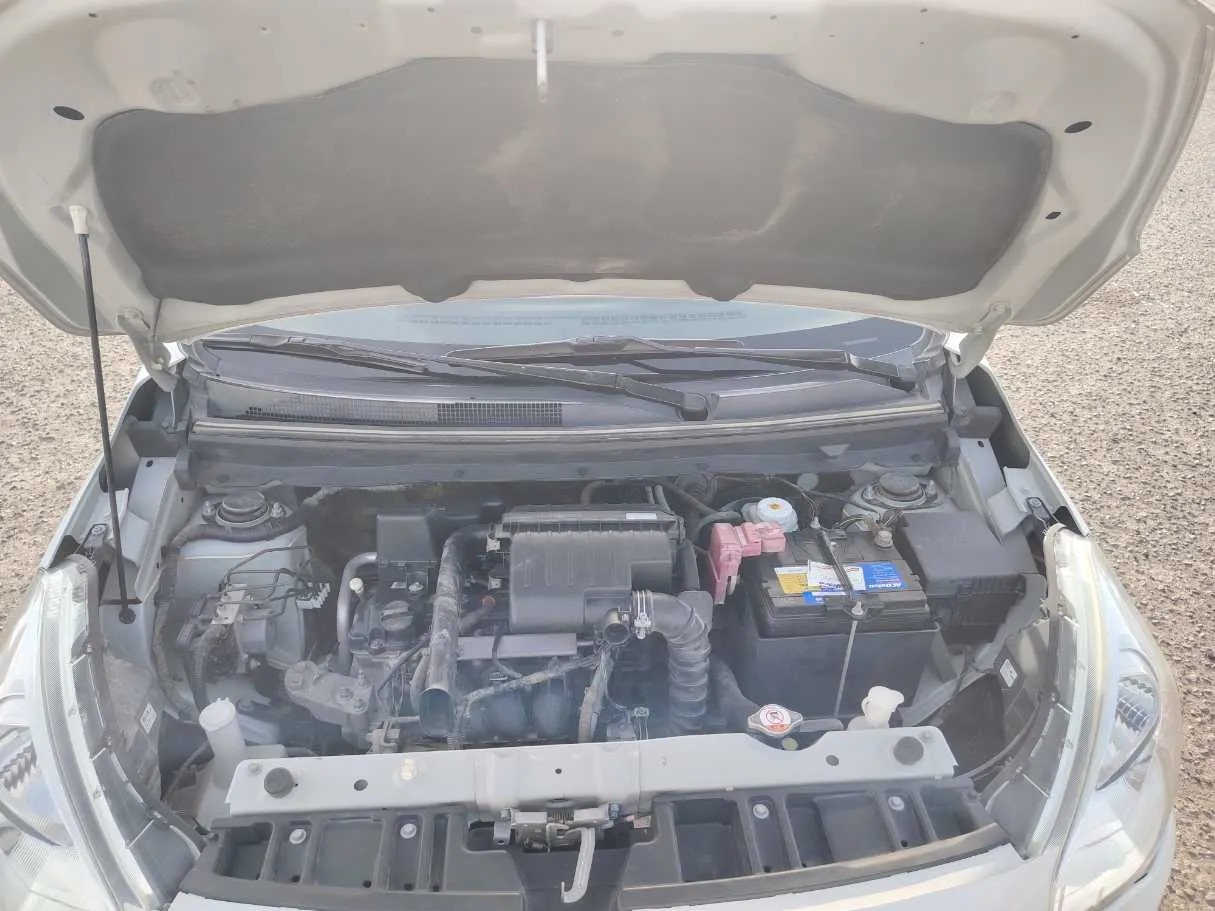 Car image 25