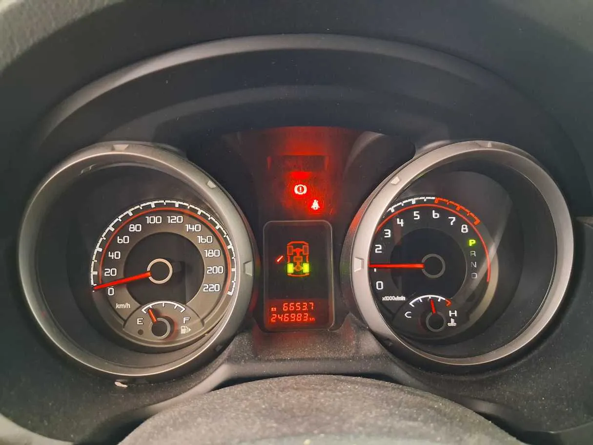 Car image 19