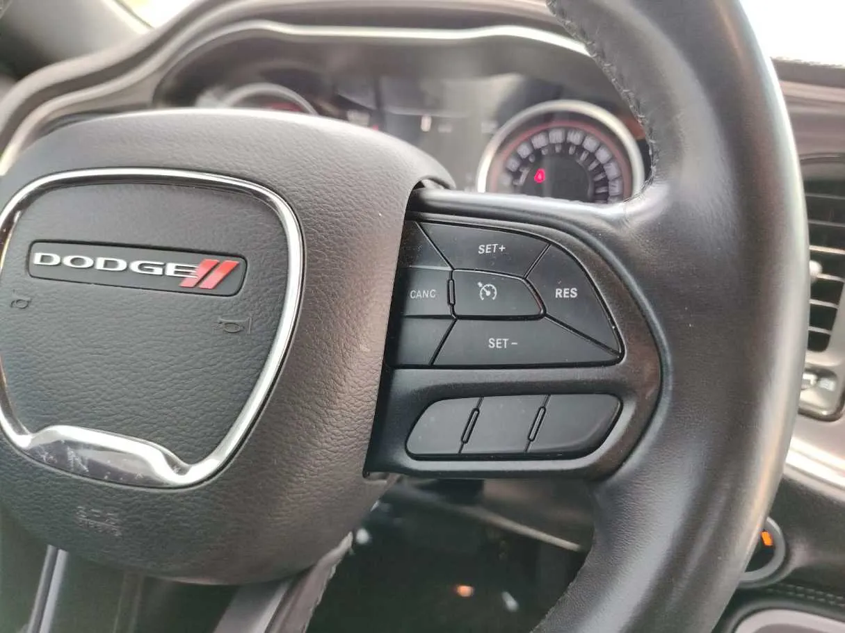Car image 37