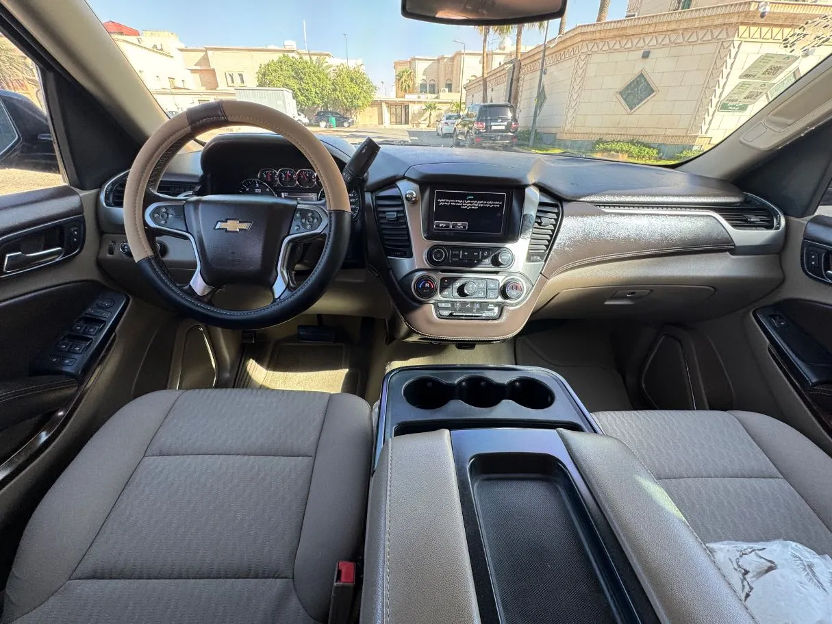Car image 15