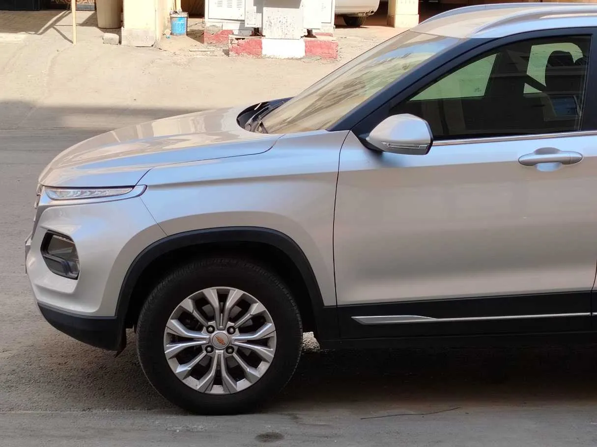 Car image 9