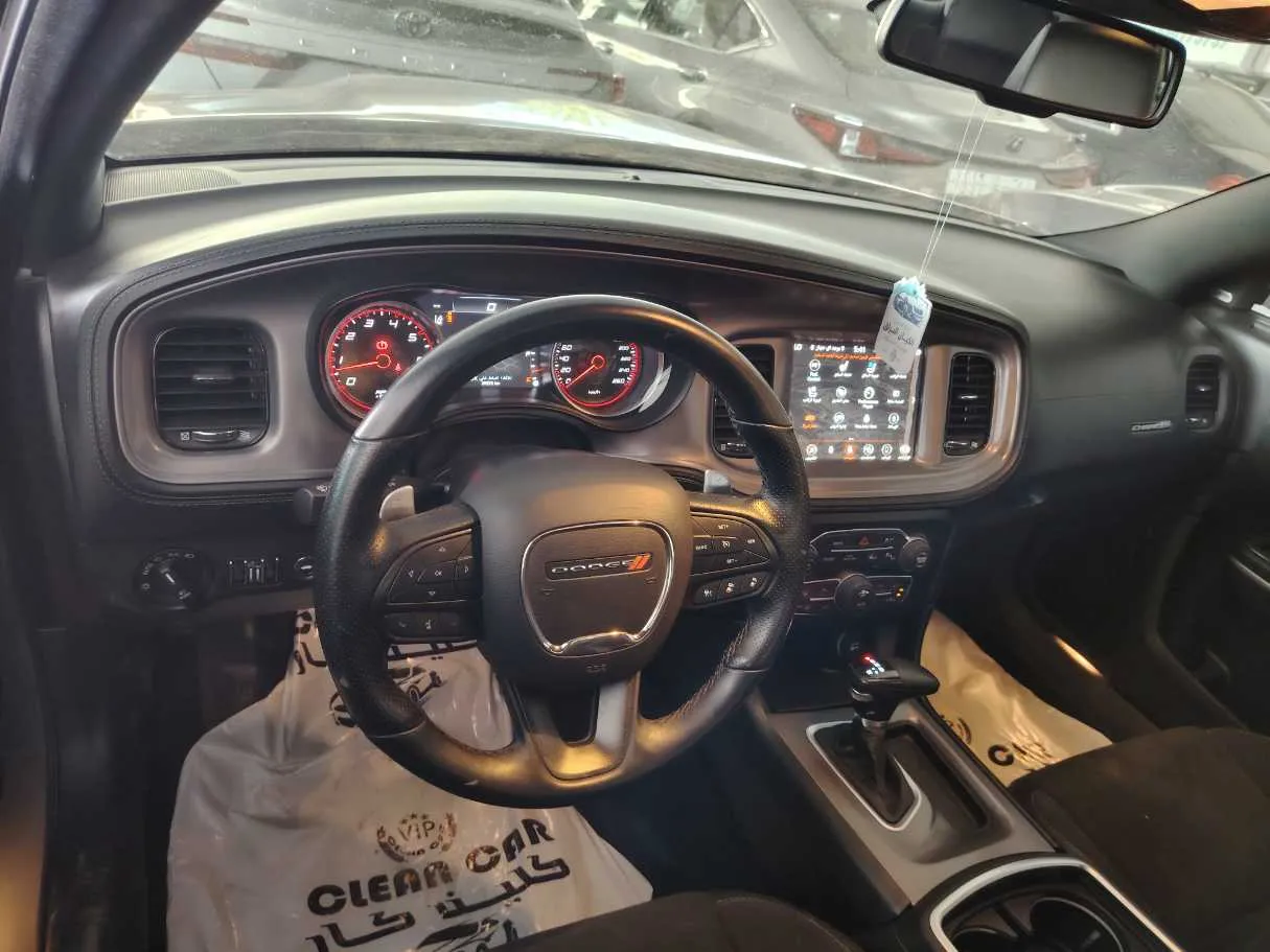 Car image 16