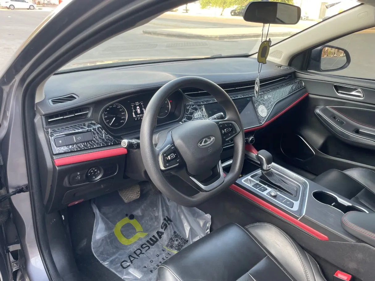 Car image 11