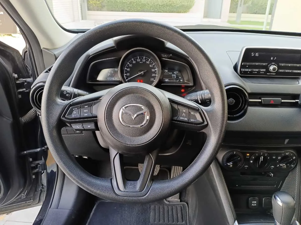 Car image 17