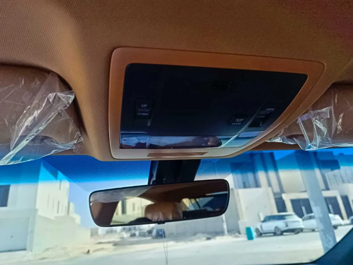 Car image 33