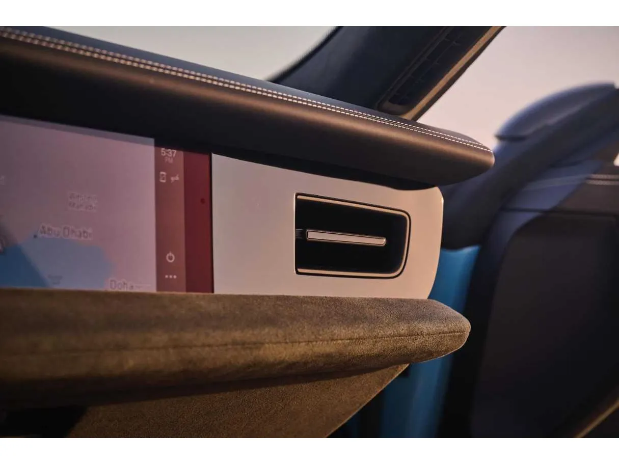 Car image 36