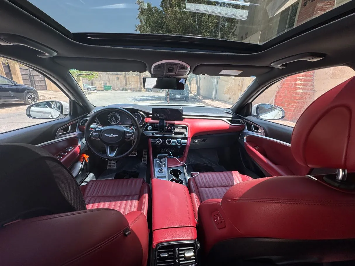 Car image 14