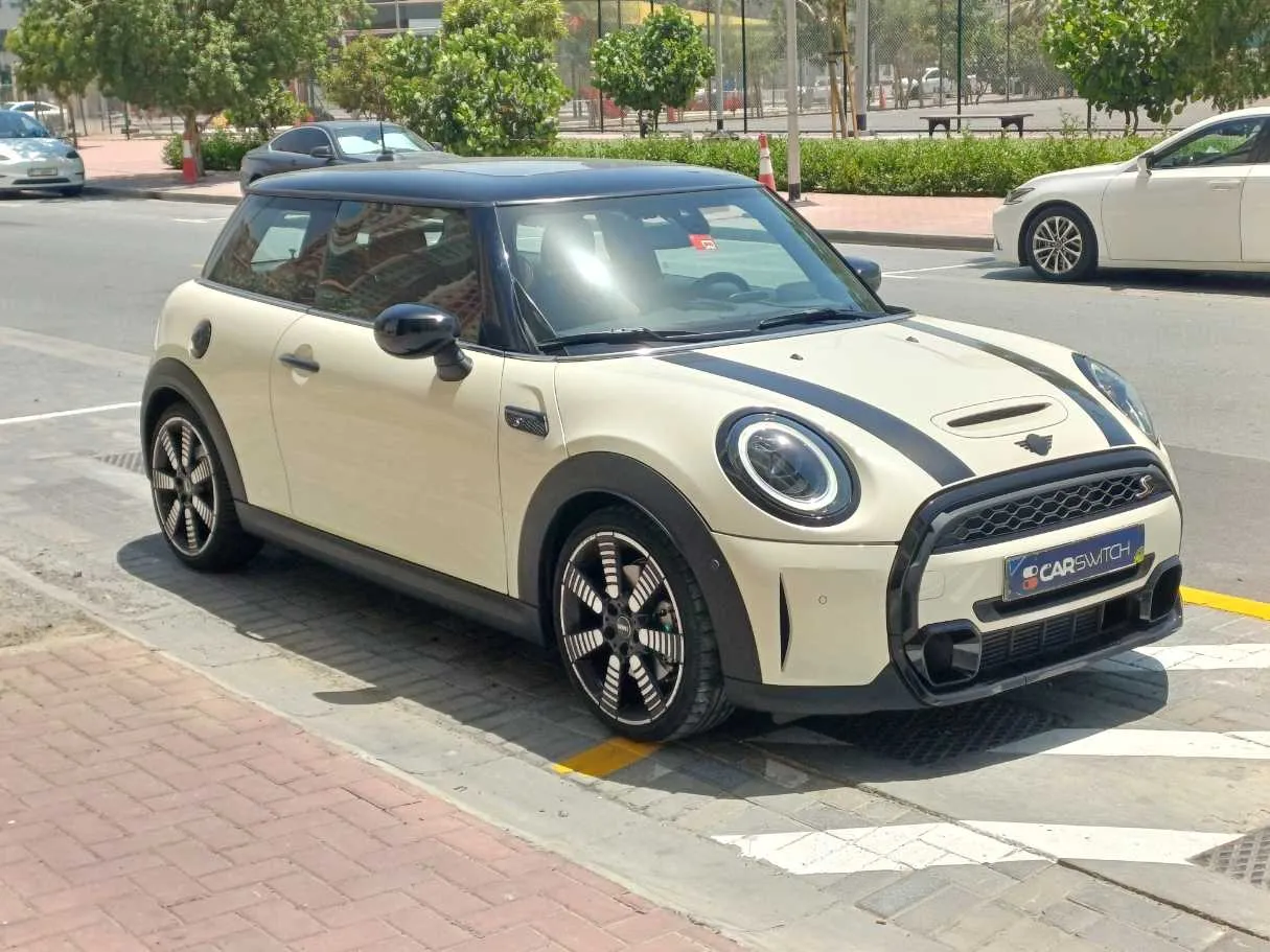 Car image 3