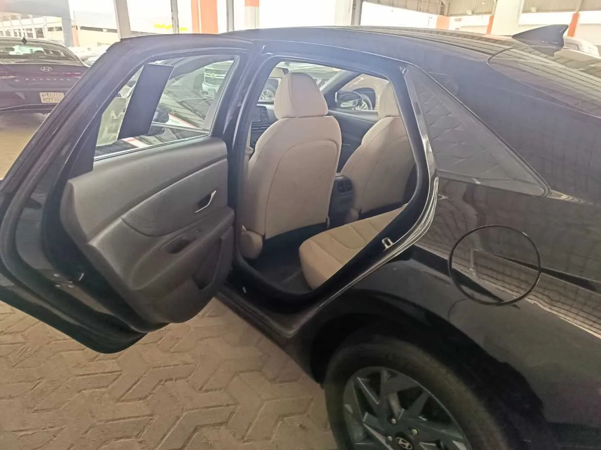Car image 22