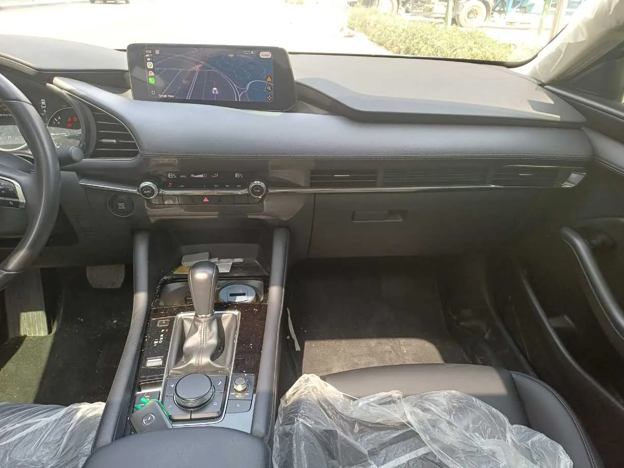 Car image 16