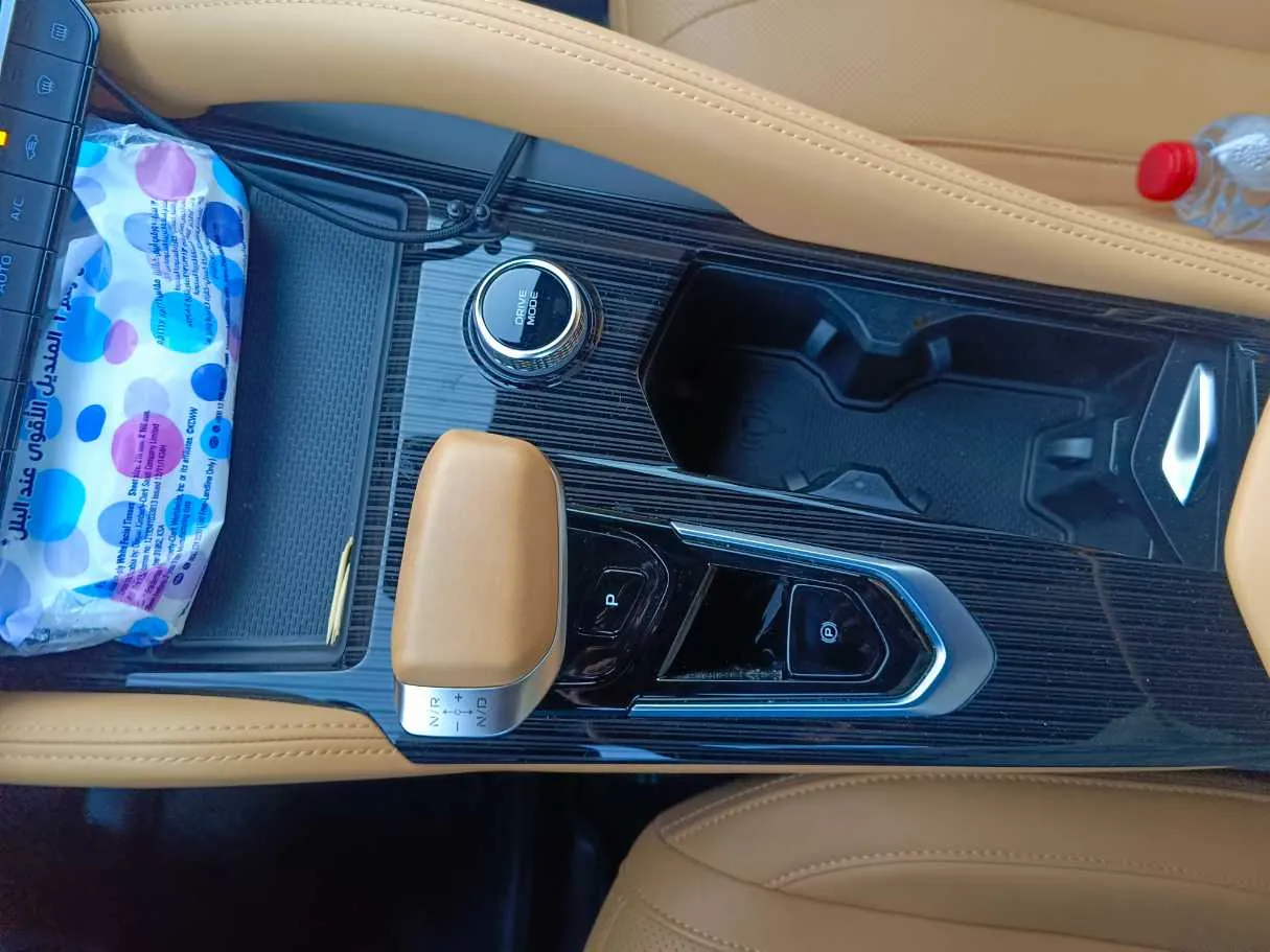 Car image 25